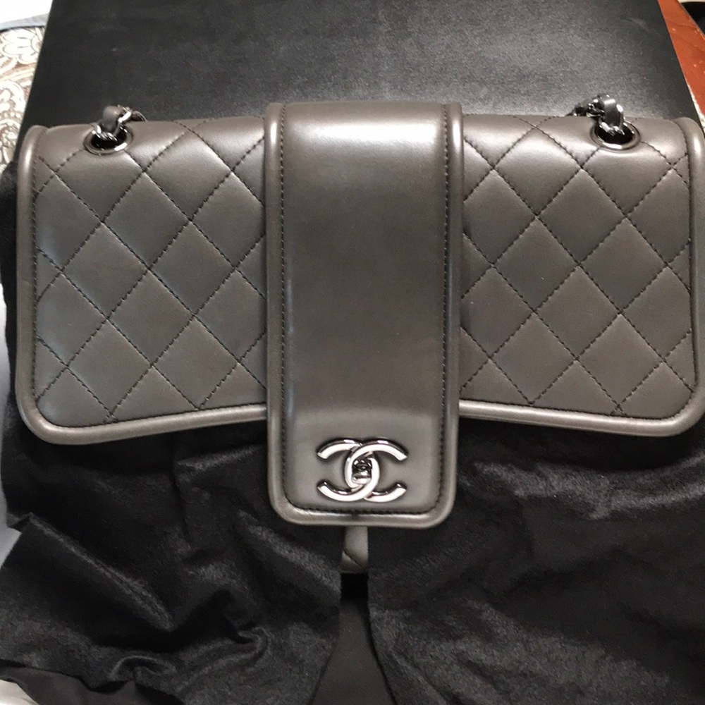 Chanel flap bag ADDITIONAL pics